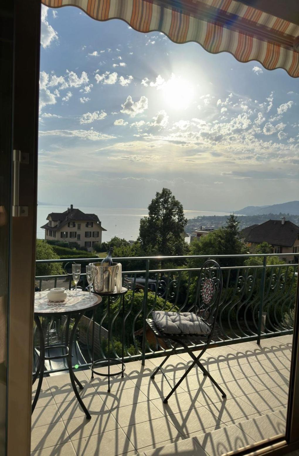 Villa Montreux Kültér fotó